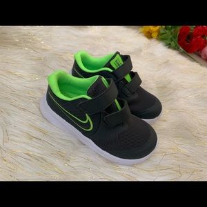 Brand New Boy’s Toddler Size 8 Nike Sneakers NWOT